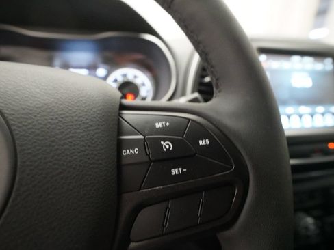 Used 2022 Jeep Cherokee Trailhawk w/ Comfort/Convenience Group AWD/4WD image 19