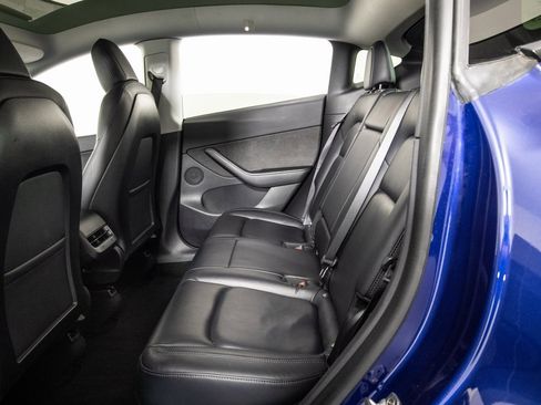 Used 2020 Tesla Model Y Long Range image 11