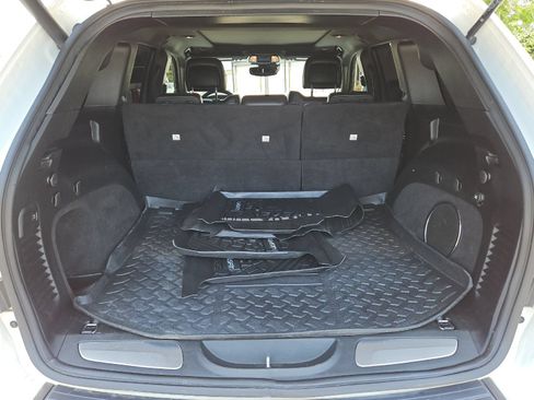 Used 2019 Jeep Grand Cherokee High Altitude AWD/4WD image 14