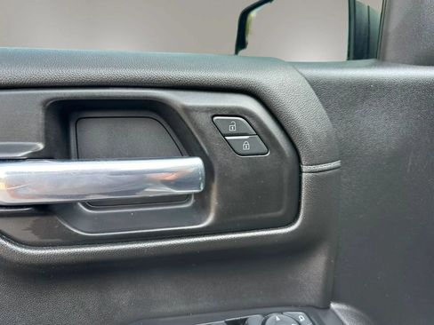 Used 2020 Chevrolet Silverado 1500 LT AWD/4WD image 13