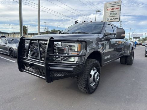 Used 2022 Ford F350 Lariat w/ Lariat Ultimate Package image 2