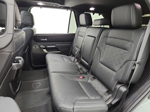 Used 2025 Toyota Sequoia Limited w/ Tow Technology Package AWD/4WD image 13
