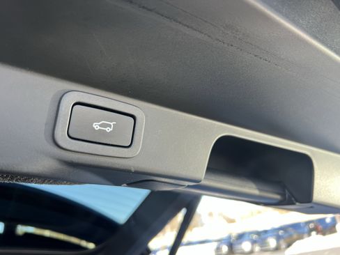 Used 2019 Land Rover Range Rover Sport HSE Dynamic image 38