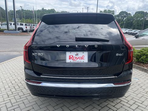 New 2026 Volvo XC90 B6 Plus w/ Protection Package Premier AWD/4WD image 3