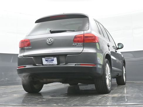 Used 2014 Volkswagen Tiguan SEL AWD/4WD image 38