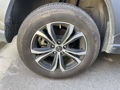 Used 2022 Toyota RAV4 LE FWD image 5