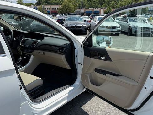 Used 2016 Honda Accord EX-L image 30