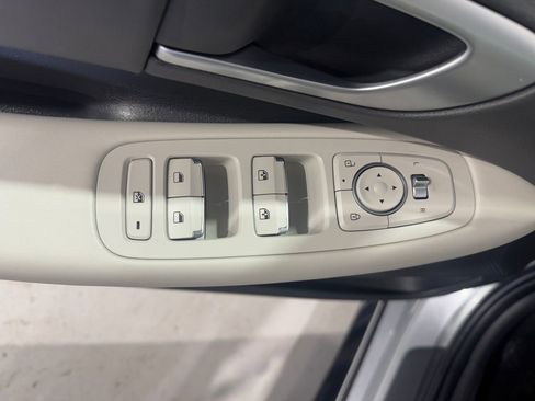 Used 2025 Hyundai Sonata SEL FWD image 14