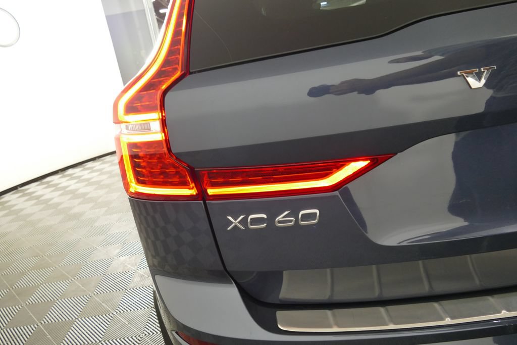 Used 2022 Volvo XC60 B5 Momentum w/ Climate Package AWD/4WD image 30