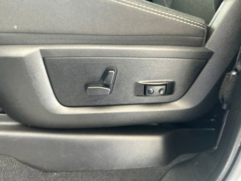 Used 2025 RAM 2500 Big Horn AWD/4WD image 35