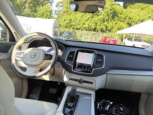 Certified 2023 Volvo XC90 B5 Core w/ Protection Package Premier AWD/4WD image 30