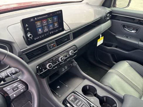 Certified 2025 Honda Pilot Touring image 19