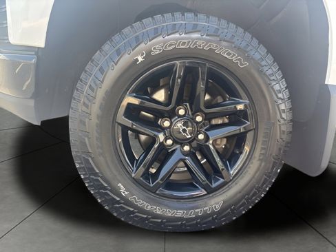 Used 2019 Chevrolet Silverado 1500 LT Trail Boss AWD/4WD image 13