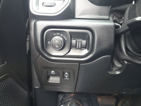 Used 2019 RAM 1500 Big Horn image 18