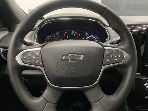 Used 2023 Chevrolet Traverse RS image 17