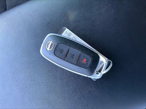 Used 2023 Nissan Ariya AWD image 26