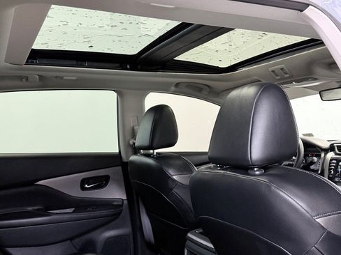 Used 2024 Nissan Murano SL image 10