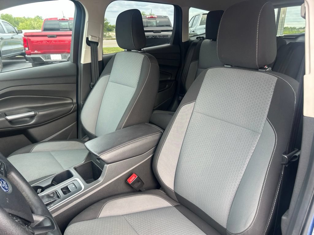 Used 2018 Ford Escape SE w/ Ford Safe & Smart Package FWD image 18