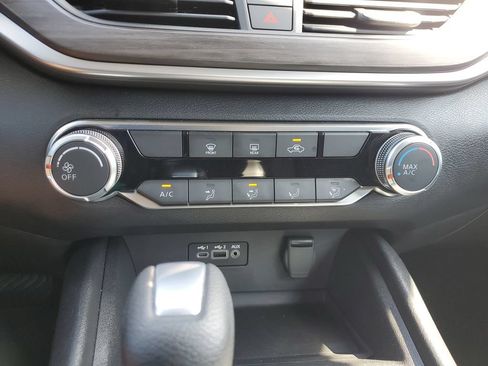 Used 2025 Nissan Altima 2.5 SV FWD image 20