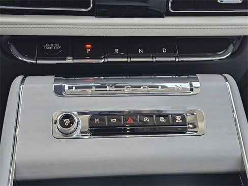 New 2025 Lincoln Aviator Reserve w/ Equipment Group 201A image 18