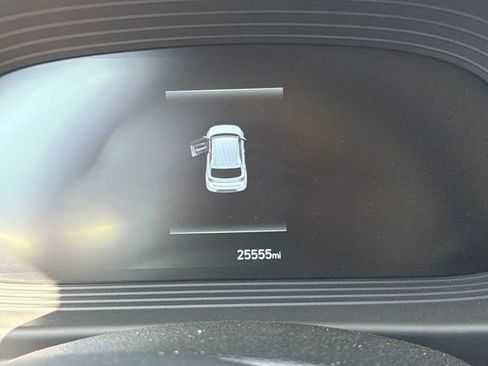 Used 2025 Hyundai Venue SEL FWD image 5