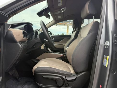 Used 2019 Hyundai Santa Fe SE FWD image 10