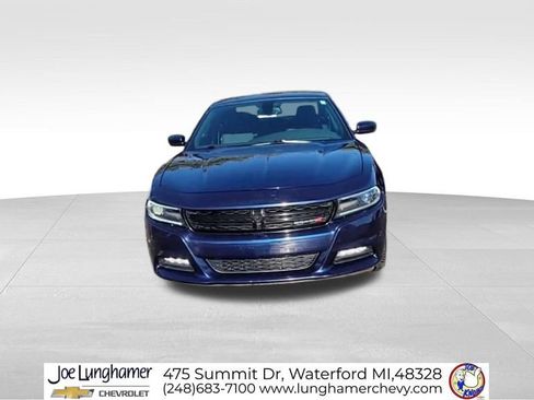Used 2015 Dodge Charger SXT image 3