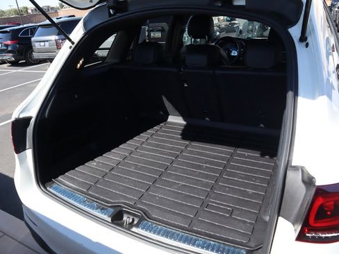 Used 2021 Mercedes-Benz GLC 300 image 12