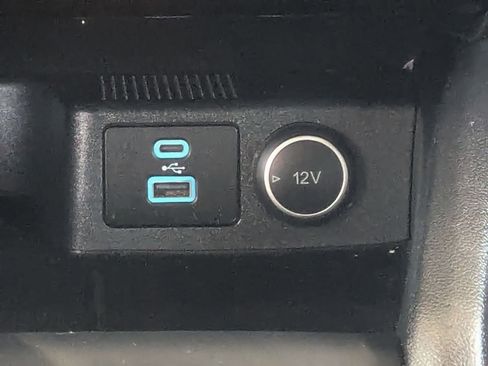 Used 2021 Ford Escape SE image 30