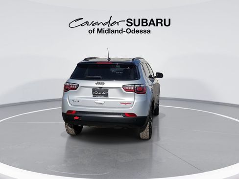 Used 2025 Jeep Compass Trailhawk AWD/4WD image 8