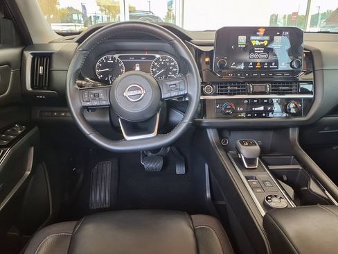 Used 2023 Nissan Pathfinder SL w/ Lighting Package (N92) AWD/4WD image 15