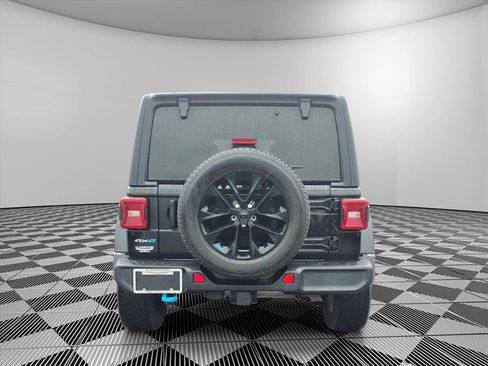 Used 2023 Jeep Wrangler Sahara image 8