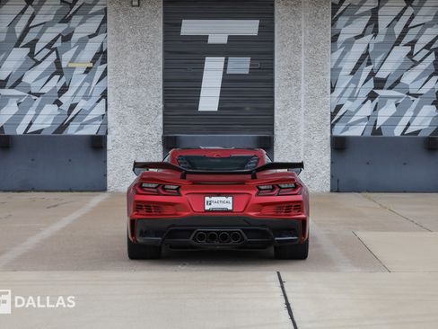 Used 2025 Chevrolet Corvette Z06 RWD image 13