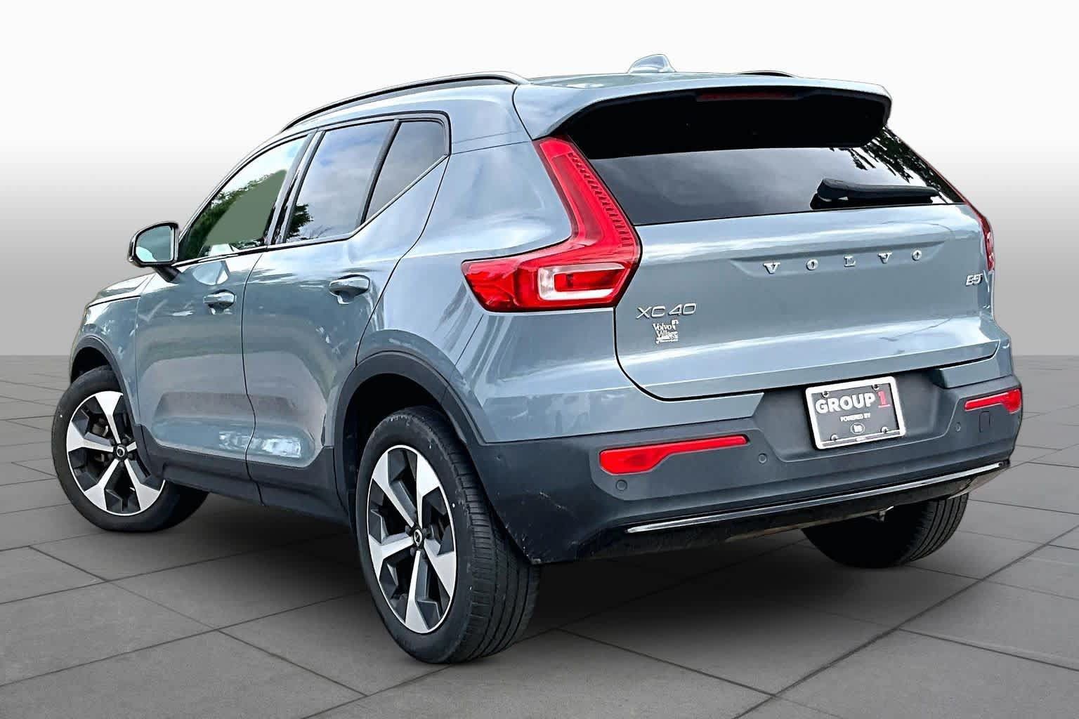 Used 2023 Volvo XC40 B5 Plus w/ Driver Assist Package AWD/4WD image 12