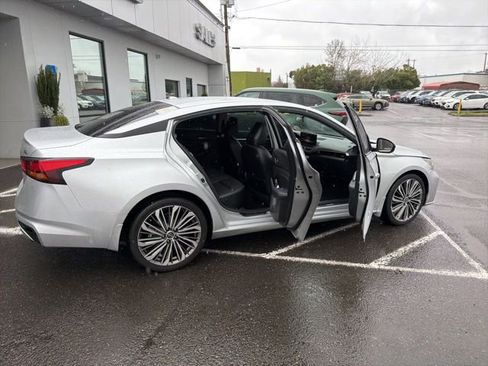 Used 2024 Nissan Altima 2.5 SL image 14