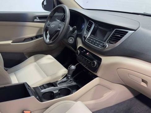 Used 2017 Hyundai Tucson SE image 11