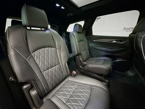 Used 2023 Buick Enclave Avenir image 30