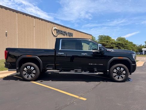 Used 2025 GMC Sierra 2500 Denali w/ Technology Package AWD/4WD image 10