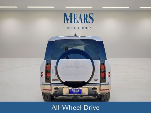 Used 2023 Land Rover Defender 130 First Edition image 5