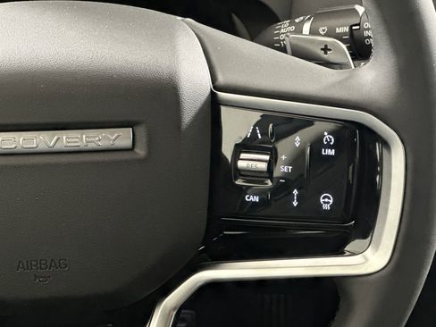 Certified 2025 Land Rover Discovery Sport S image 15