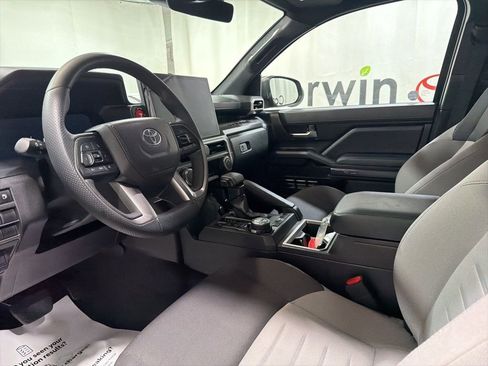 Used 2025 Toyota Tacoma TRD Off-Road AWD/4WD image 20
