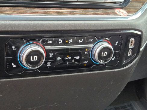 Used 2024 GMC Sierra 1500 SLE image 20