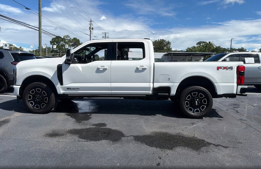 Used 2025 Ford F350 Platinum AWD/4WD image 15
