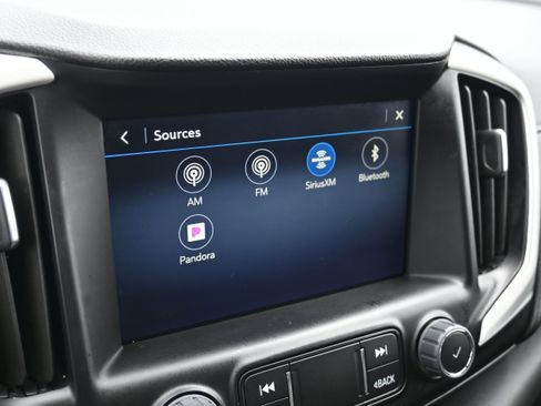 Used 2023 GMC Terrain SLT image 30