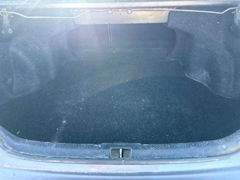 Used 2015 Toyota Camry LE FWD image 9