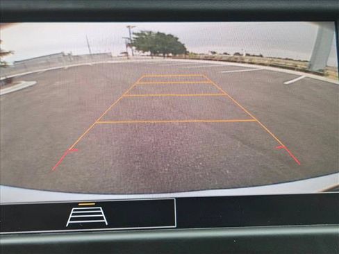 Used 2024 Chevrolet Equinox LT FWD image 13