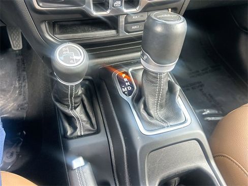 Used 2021 Jeep Gladiator Overland w/ Popular Equipment Package image 24