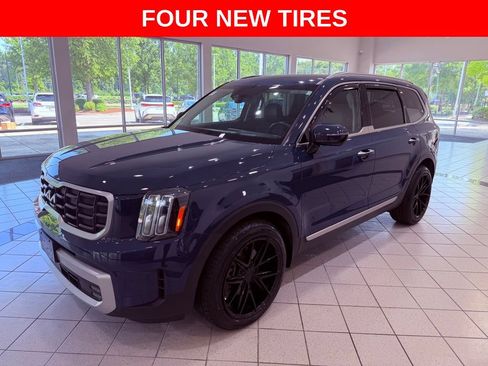 Used 2023 Kia Telluride SX Prestige AWD/4WD image 3