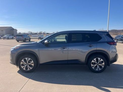 Used 2021 Nissan Rogue SV image 5