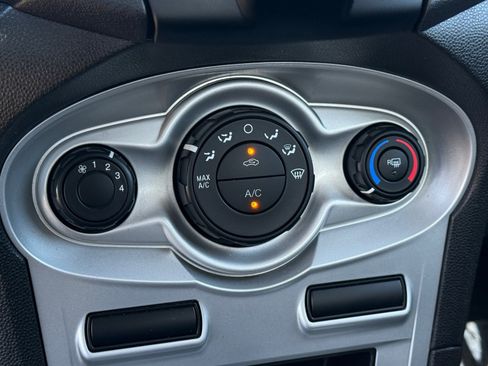 Used 2019 Ford Fiesta SE image 20